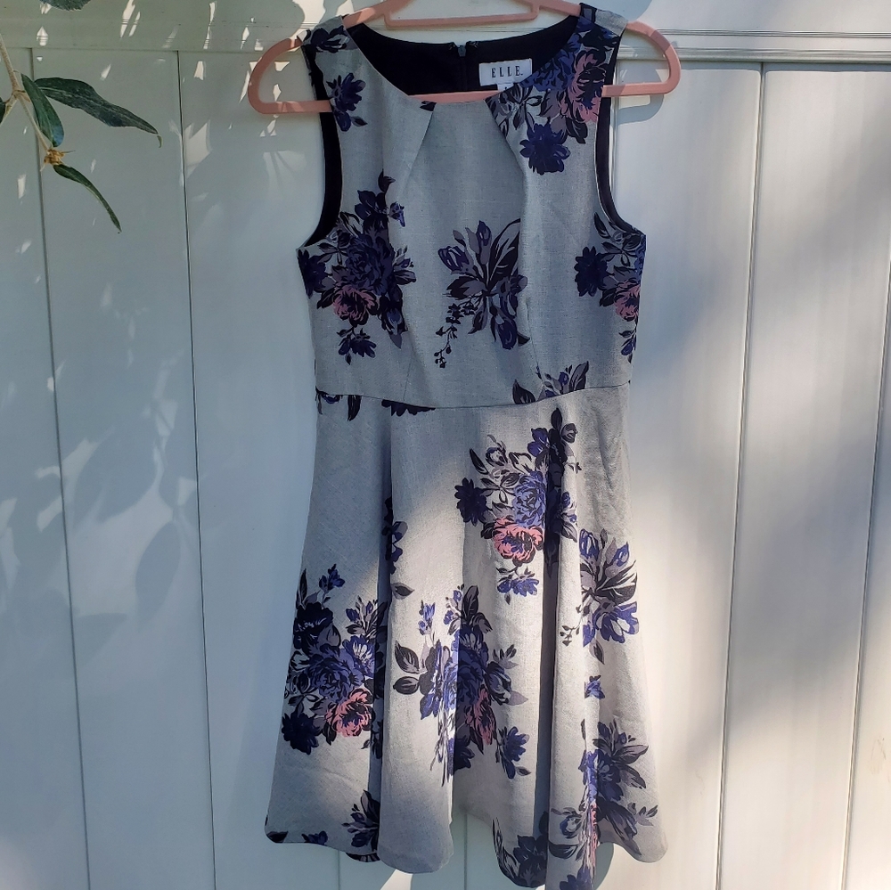 Elle Fit & Flare Floral Dress size 8